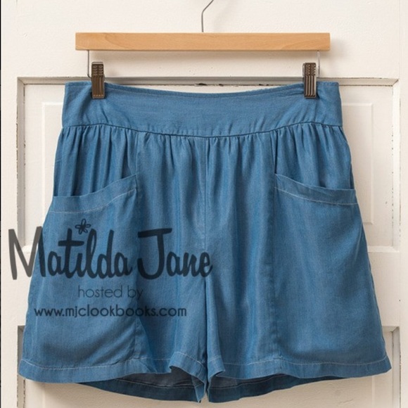 Matilda Jane Pants - Women’s Matilda Jane Chambray Cutie Shorts NWT